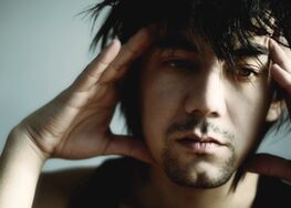 Déviations normales et de déchargement chez les hommes lorsqu'ils sont excités